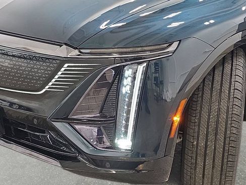 Used 2024 Cadillac Lyriq Sport AWD/4WD image 28