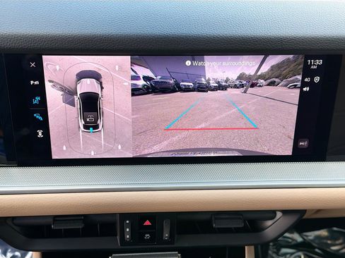 Used 2025 Porsche Cayenne Coupe image 34