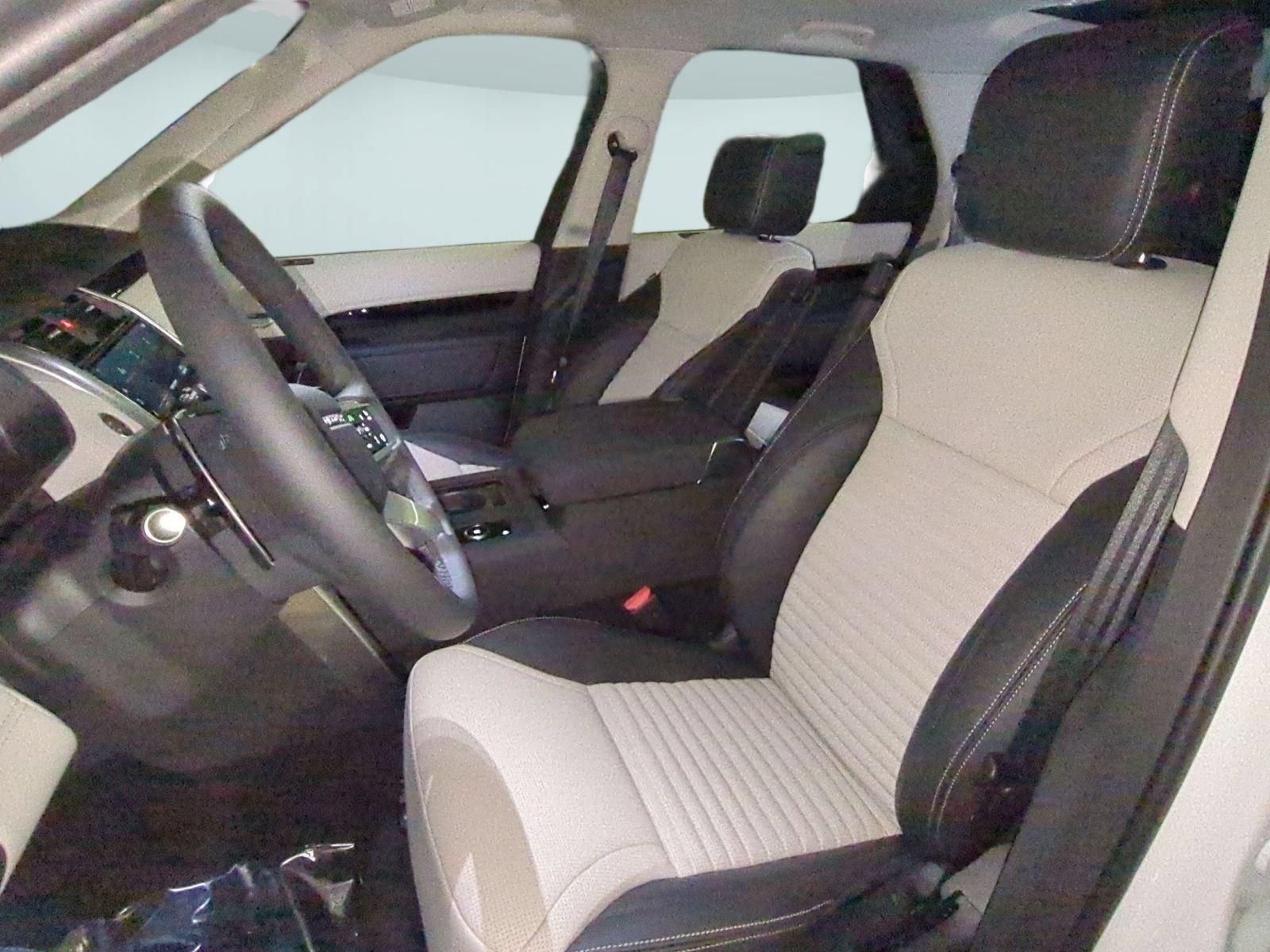 New 2026 Land Rover Discovery S AWD/4WD image 15