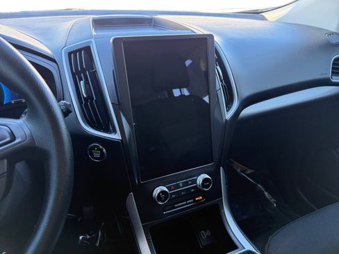 Used 2024 Ford Edge SE w/ Black Appearance Package image 12