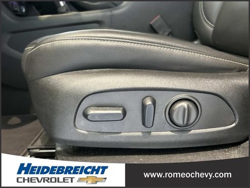 Certified 2023 Chevrolet Traverse LT w/ LT Premium Package AWD/4WD image 14