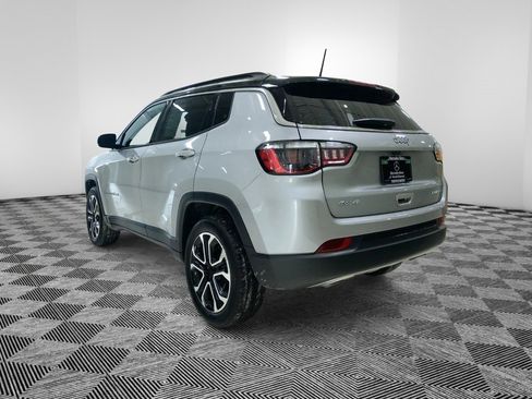 Used 2023 Jeep Compass Limited image 3
