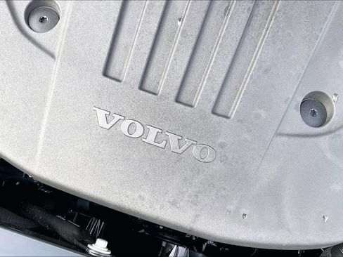 Certified 2026 Volvo XC60 B5 Plus w/ Protection Package Premier AWD/4WD image 30
