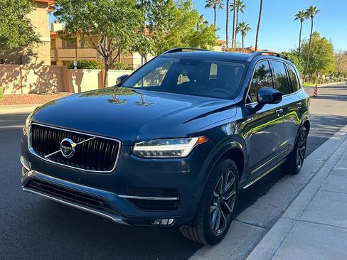 Used 2018 Volvo XC90 T5 Momentum w/ Convenience Package image 4