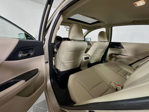 Certified 2017 Honda Accord EX-L image 17