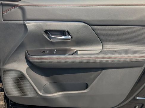 Certified 2026 Nissan Kicks SR FWD image 13