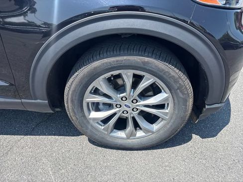Used 2023 Ford Explorer XLT w/ Equipment Group 202A AWD/4WD image 9