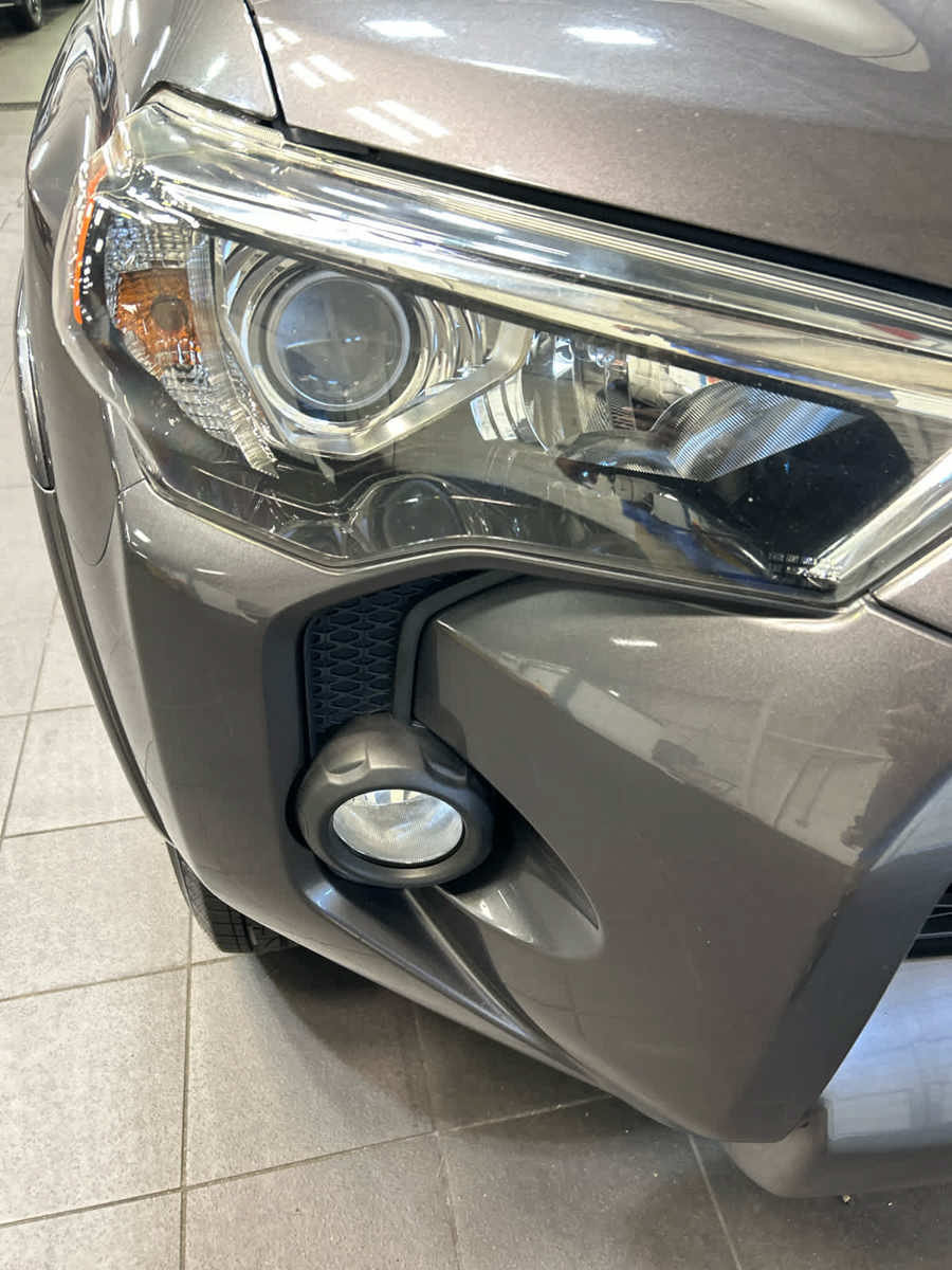 Used 2018 Toyota 4Runner SR5 Premium AWD/4WD image 4