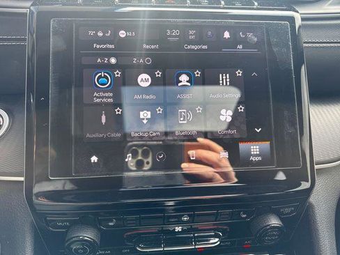 Used 2023 Jeep Grand Cherokee L Laredo image 4