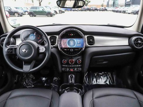 Used 2024 MINI Cooper 4-Door Hardtop FWD image 16