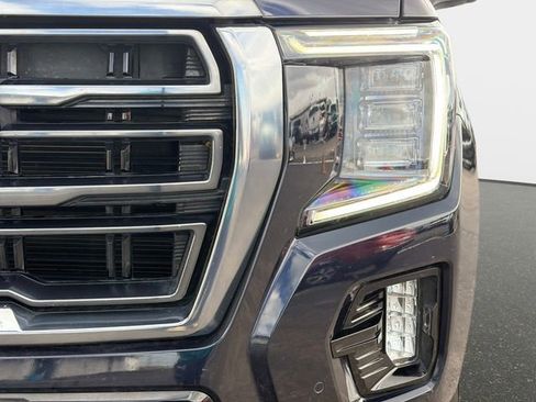 Used 2022 GMC Yukon XL AT4 w/ Technology Package AWD/4WD image 8