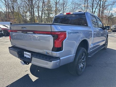 Used 2022 Ford F150 Lightning Lariat image 8