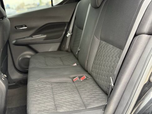 Used 2022 Nissan Kicks SV image 11