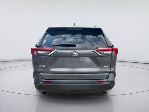 Used 2021 Toyota RAV4 XLE FWD image 2