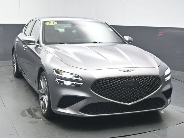 Used 2023 Genesis G70 2.0T RWD image 2