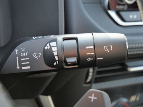 Used 2023 Nissan Rogue SV image 32