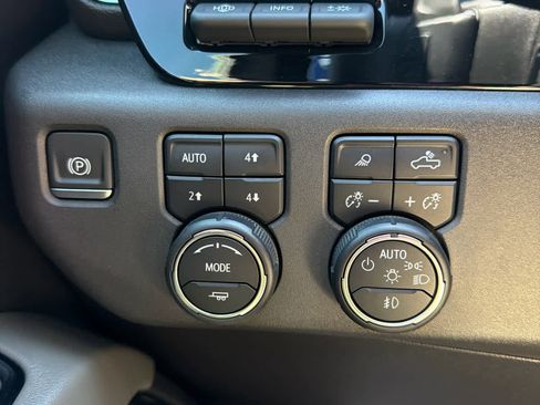 Used 2023 Chevrolet Silverado 1500 ZR2 w/ Technology Package image 19