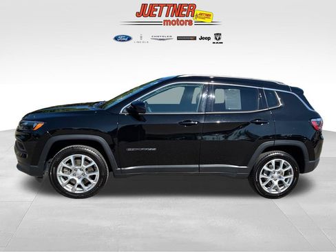 Used 2023 Jeep Compass Latitude AWD/4WD image 2