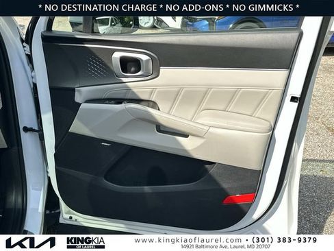Used 2023 Kia Sorento SX Prestige w/ Panoramic Sunroof Package AWD/4WD image 14