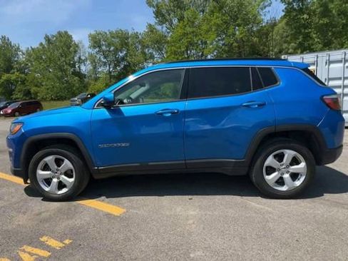 Used 2018 Jeep Compass Latitude w/ Popular Equipment Group AWD/4WD image 5