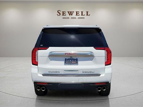 Used 2021 GMC Yukon XL Denali AWD/4WD image 4
