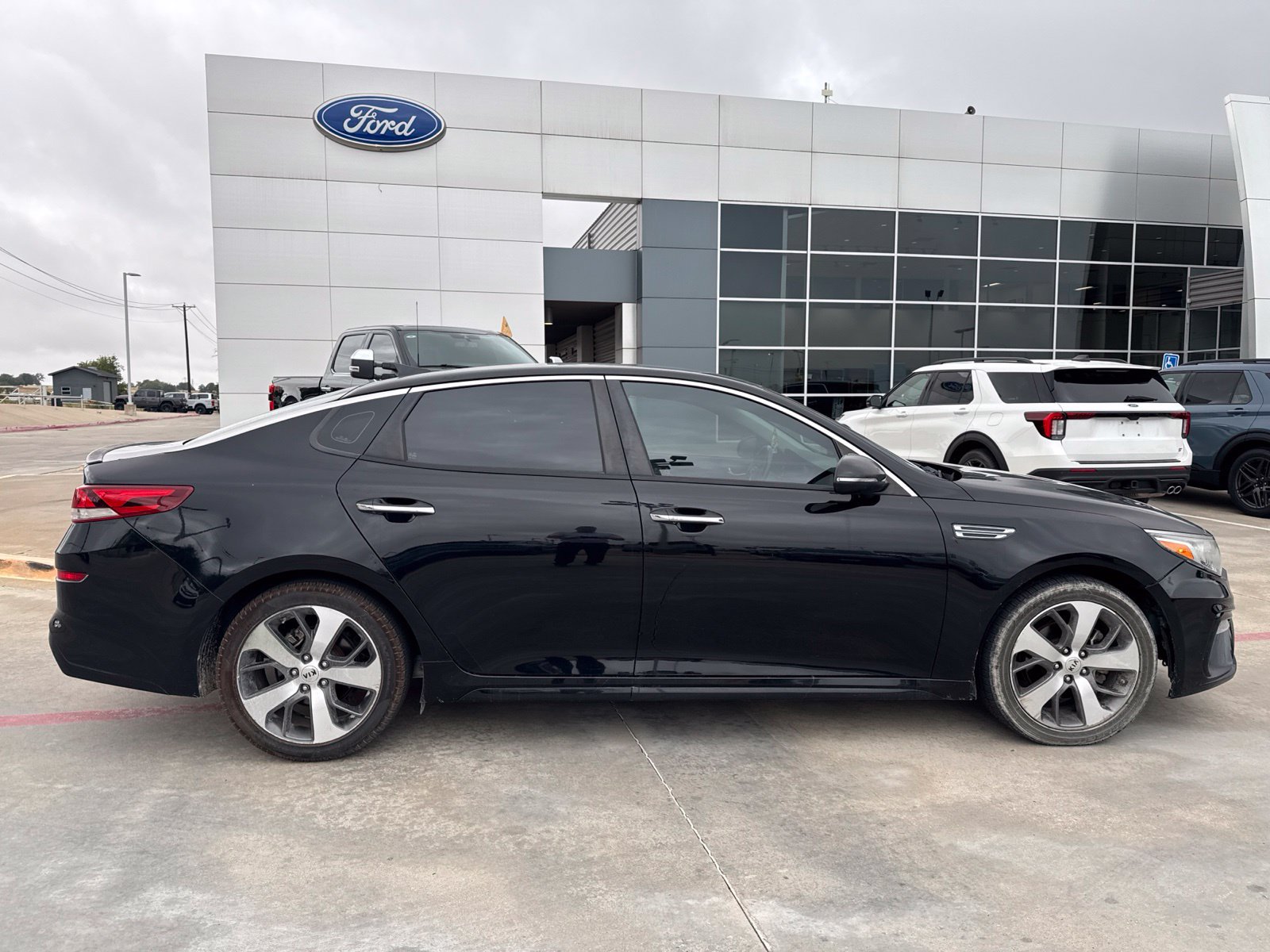 Used 2020 Kia Optima S FWD image 2