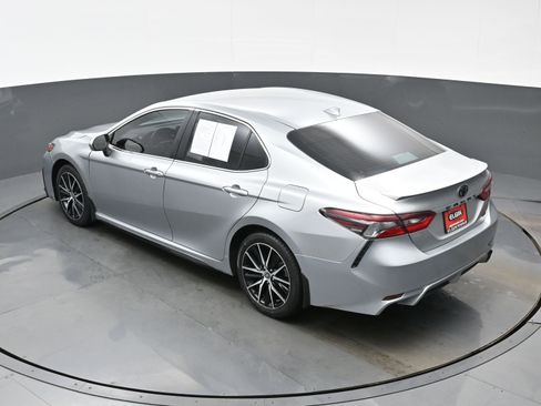 Used 2024 Toyota Camry SE image 37
