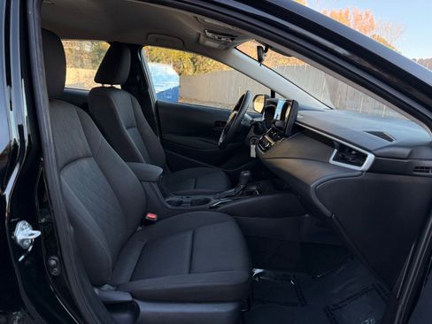 Used 2025 Toyota Corolla LE image 18