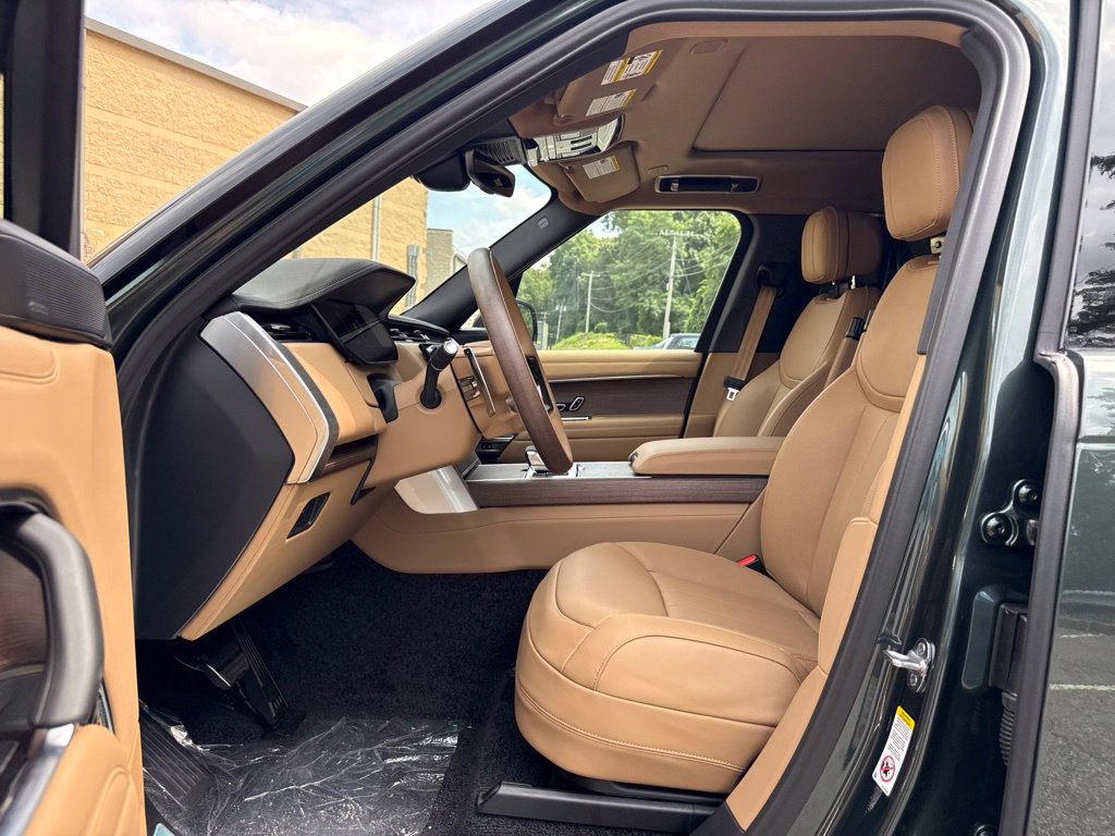 New 2027 Land Rover Range Rover Long Wheelbase SE AWD/4WD image 11