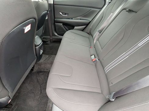 Used 2025 Hyundai Elantra SEL image 20