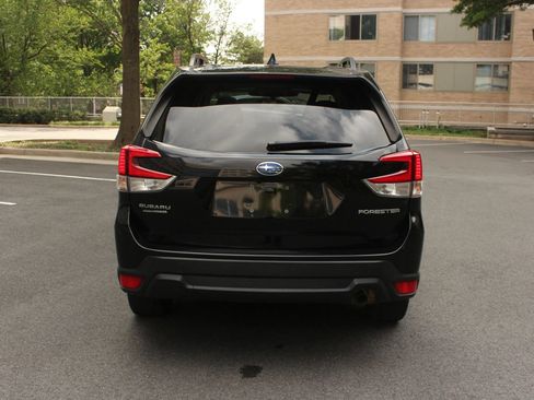 Used 2023 Subaru Forester Premium AWD/4WD image 8