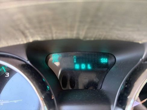 Used 2017 Buick Enclave Premium w/ Experience Buick Package FWD image 2