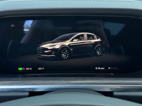Used 2022 Tesla Model X image 17