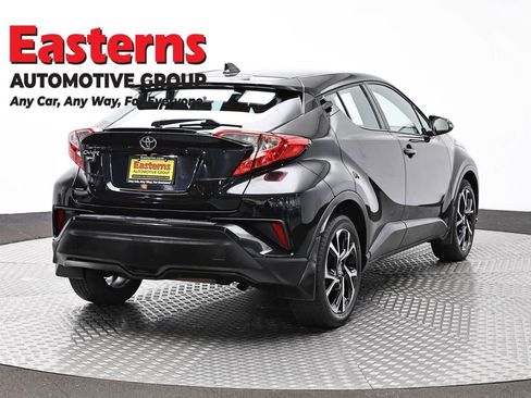 Used 2020 Toyota C-HR XLE FWD image 5