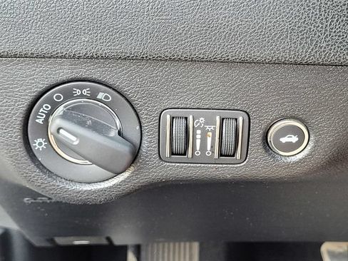 Used 2019 Chrysler 300 Touring w/ Sport Appearance Package RWD image 15