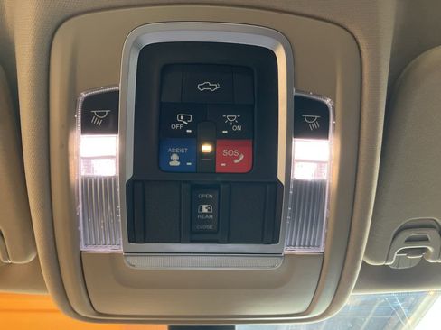 Used 2019 RAM 1500 Laramie image 24