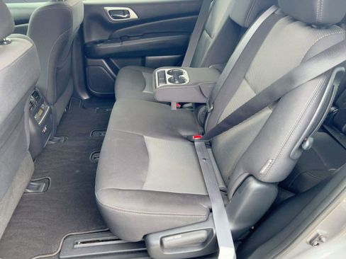Used 2020 Nissan Pathfinder S image 15