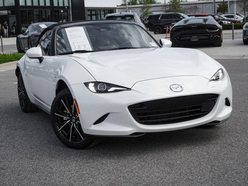 Used 2025 MAZDA MX-5 Miata Grand Touring image 2