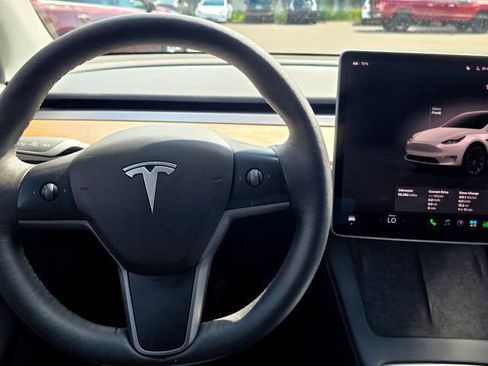 Used 2023 Tesla Model Y Long Range AWD/4WD image 15