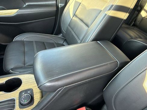 Used 2018 GMC Acadia Denali w/ Technology Package image 23