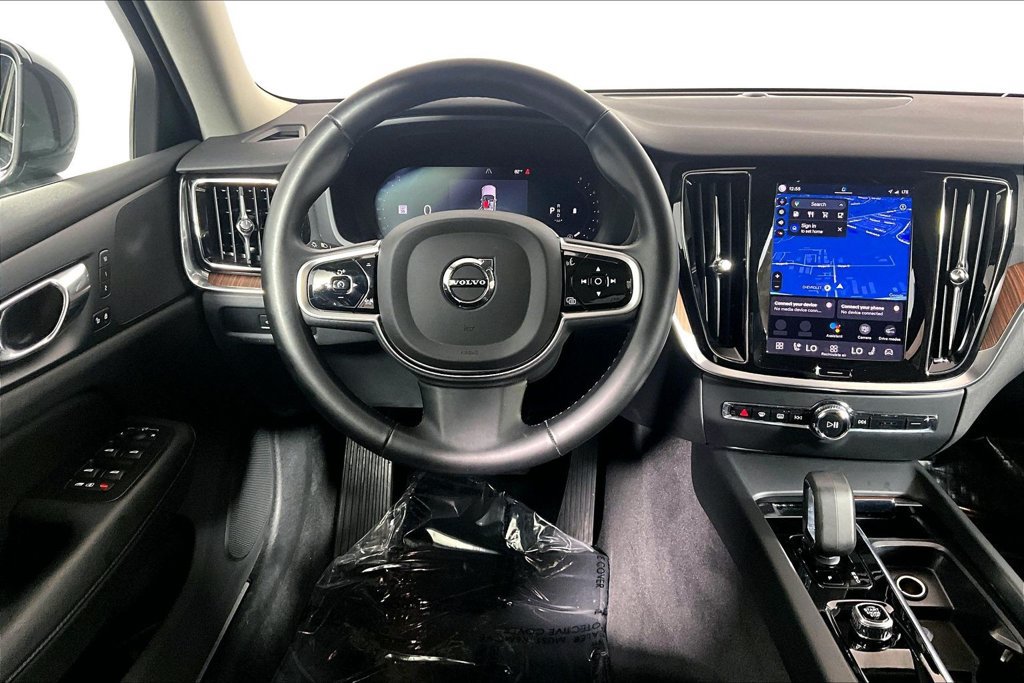 Used 2025 Volvo V60 B5 Cross Country Plus AWD/4WD image 5
