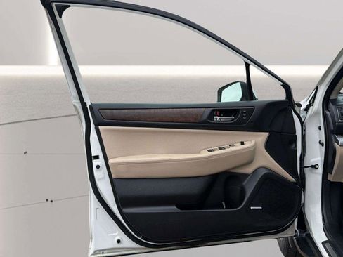 Used 2016 Subaru Outback 3.6R Limited image 16