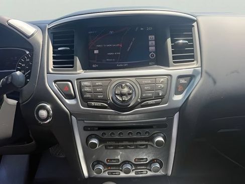Used 2018 Nissan Pathfinder SL w/ SL Premium Package AWD/4WD image 21