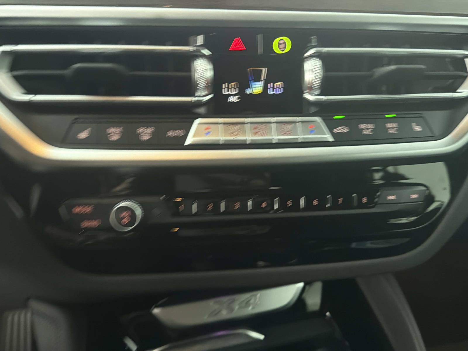 Used 2025 BMW X4 xDrive30i AWD/4WD image 24