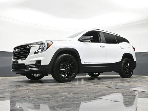 Used 2023 GMC Terrain SLE w/ Elevation Edition AWD/4WD image 24