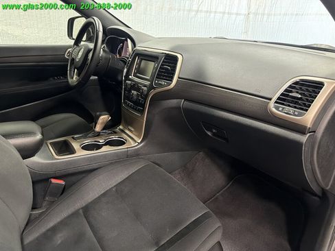 Used 2016 Jeep Grand Cherokee Laredo w/ Quick Order Package 23E AWD/4WD image 5