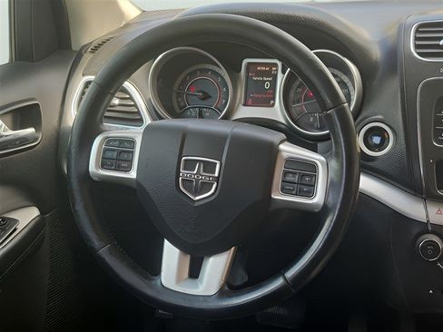 Used 2018 Dodge Journey SE w/ Connectivity Group FWD image 12