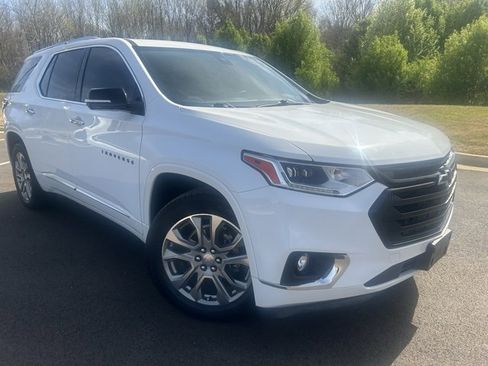 Used 2019 Chevrolet Traverse Premier w/ LPO, Blackout Package image 2