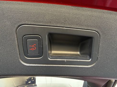 Used 2020 Tesla Model S Long Range Plus image 27