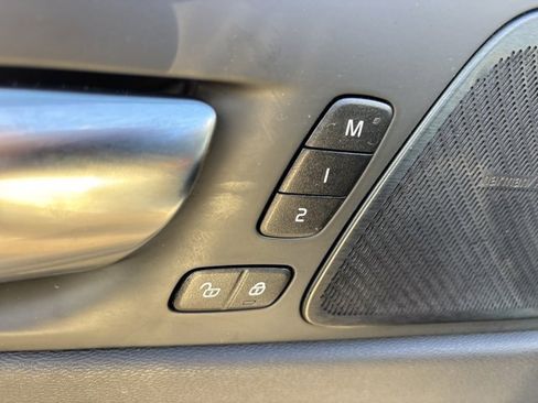 Used 2021 Volvo XC60 T5 R-Design w/ Advanced Package image 22